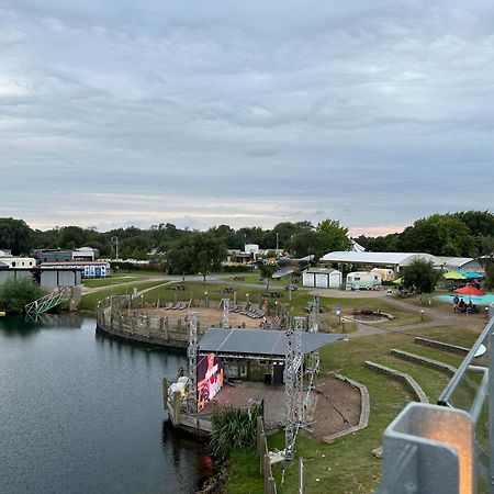 Hot Tub Retreat At Tattershall Lakes المظهر الخارجي الصورة